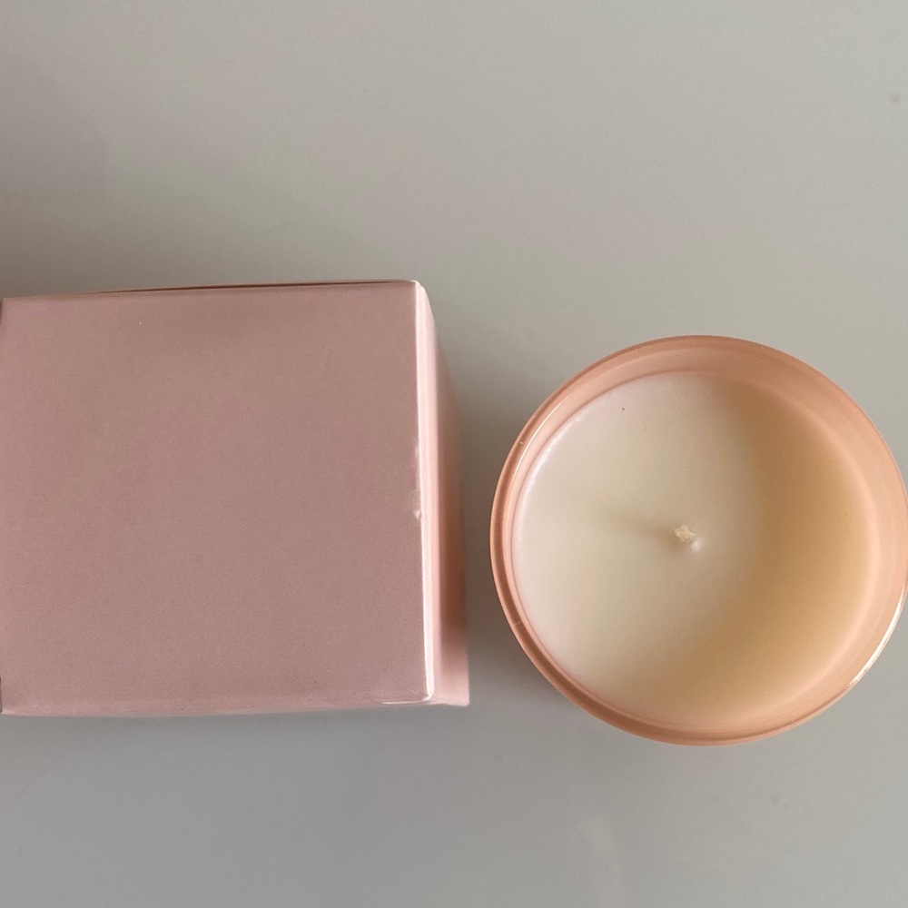 Viktor & Rolf Flowerbomb Scented Candle - Picture 4 of 5